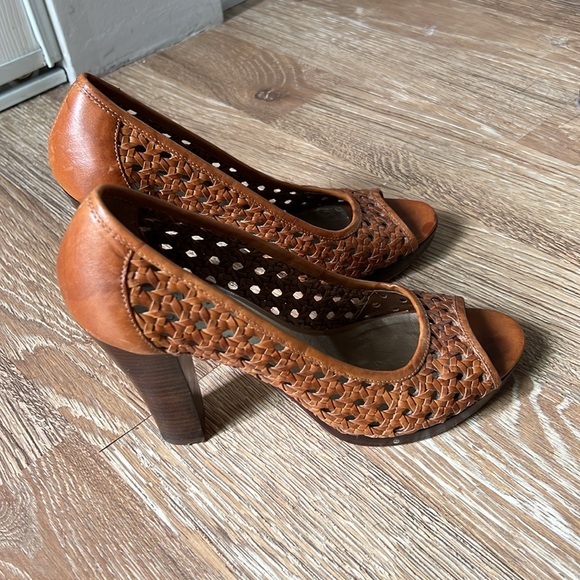 Circa Joan & David Rattan leather wood block heel with open toe women’s size 9 - Picture 5 of 9